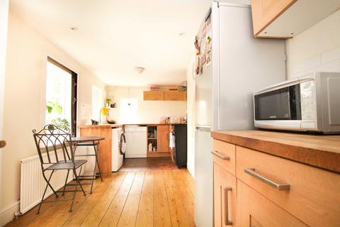 3 bedroom house to rent, Coningsby Road, London W5