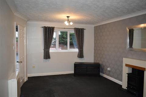 3 bedroom terraced house to rent, Woottons Court, Stoney Croft, Cannock