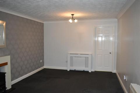 3 bedroom terraced house to rent, Woottons Court, Stoney Croft, Cannock