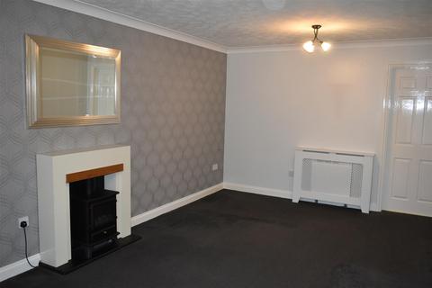 3 bedroom terraced house to rent, Woottons Court, Stoney Croft, Cannock