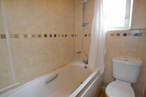 2 bedroom flat to rent, Manor Road, West Ealing