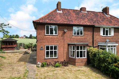 3 bedroom semi-detached house to rent, Kelvedon Road, Coggeshall, Colchester