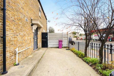 2 bedroom semi-detached house for sale, Lichfield Road, ., East london , E3 5AU