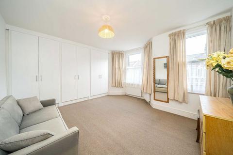 4 bedroom house for sale, Hargwyne Street, London SW9