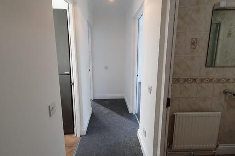 2 bedroom flat to rent, Newtown Road, Newbury