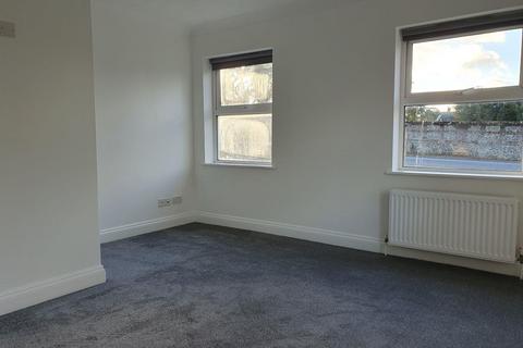 2 bedroom flat to rent, Newtown Road, Newbury