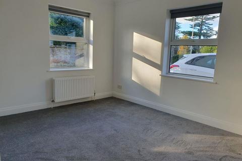 2 bedroom flat to rent, Newtown Road, Newbury