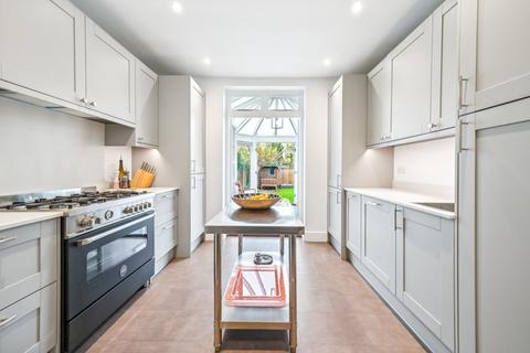 4 bedroom semi-detached house to rent, Langthorne Street, London