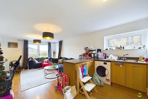 2 bedroom flat for sale, Birdwood Avenue, Dartford, Kent, DA1