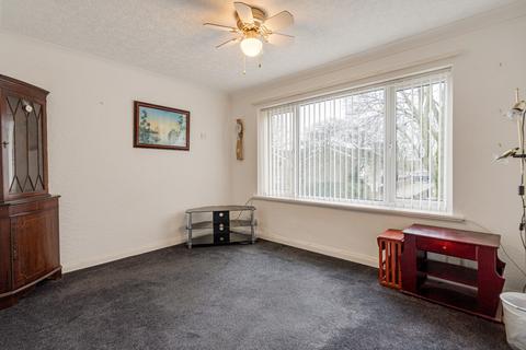 2 bedroom flat for sale, Heywood Gardens, Bolton, Lancashire, BL3