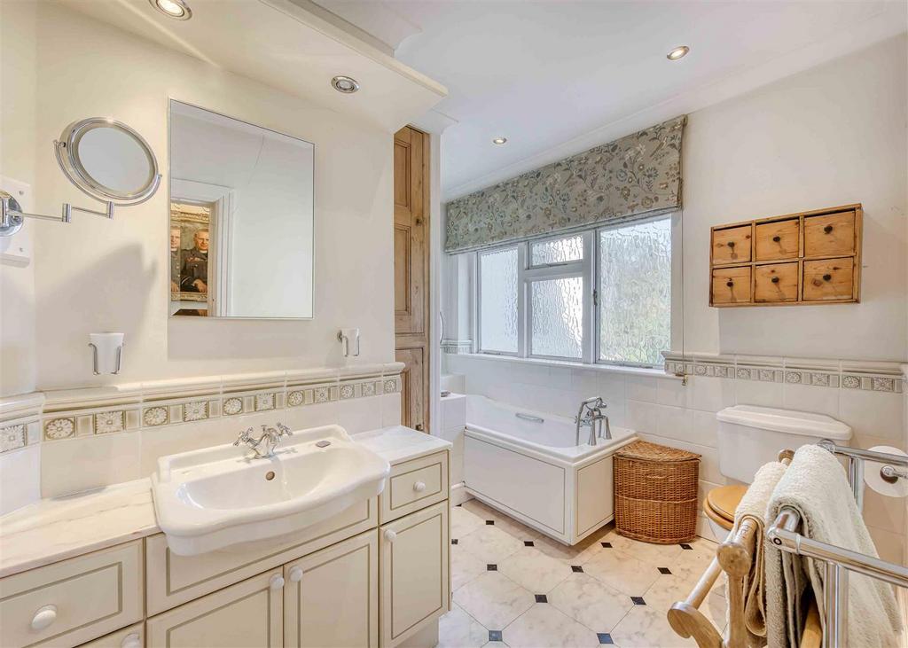 14 Danescourt Road-bathroom1.jpg
