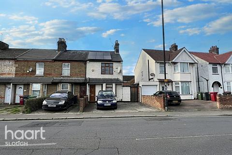 4 bedroom end of terrace house for sale, Stoke Road, Slough