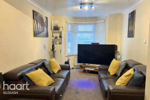 4 bedroom end of terrace house for sale, Stoke Road, Slough