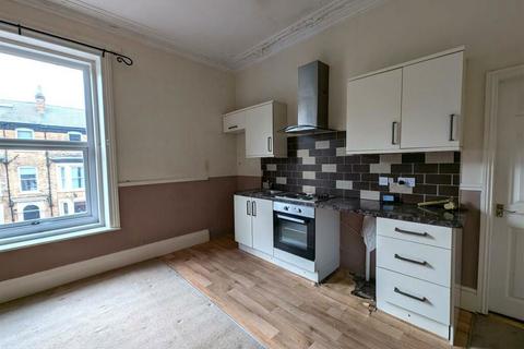 3 bedroom flat for sale, Princess Royal Terrace, Scarborough, North Yorkshire, YO11 2RP