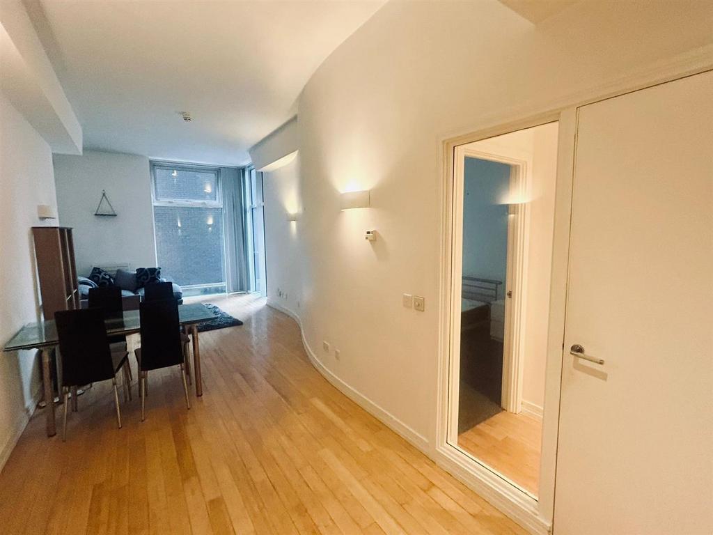 Living area.jpg