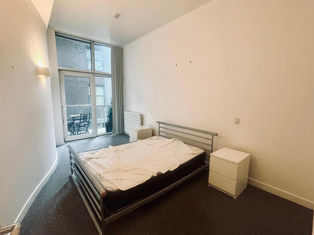 Bedroom 1.jpg