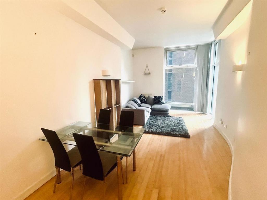 Living area 3.jpg