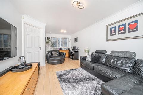 15 Beauly Crescent, Dunfermline, KY11 8GW