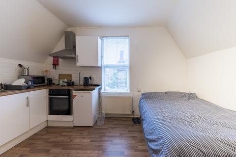 Studio to rent, Lithos Road, London NW3