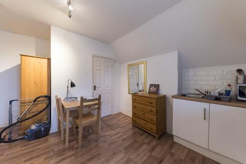 Studio to rent, Lithos Road, London NW3