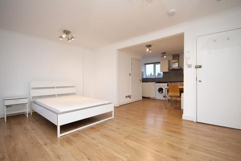 Studio to rent, Kentish Town Road, Kentish Town, NW1