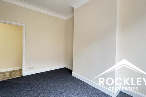 4 bedroom flat to rent, Eastern Avenue, Gants Hill IG2