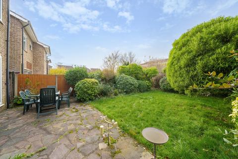 4 bedroom detached house for sale, Meadowbank, Watford, Hertfordshire