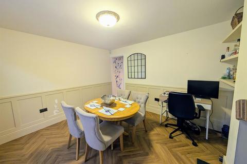 31 Barnby Gate, Newark, NG24 1PX