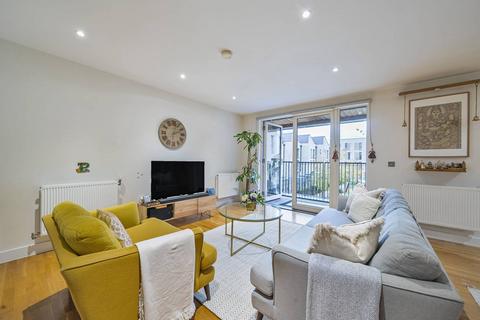 2 bedroom flat for sale, Percival Avenue, Edgware, London, NW9