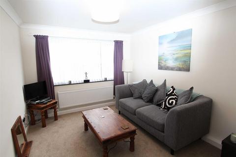 2 bedroom flat to rent, Thornley Close, Lymm