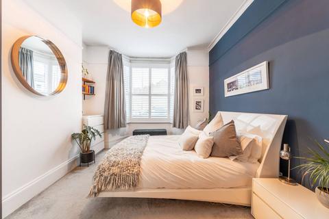 2 bedroom flat for sale, Strode Road, Willesden Green, London, NW10