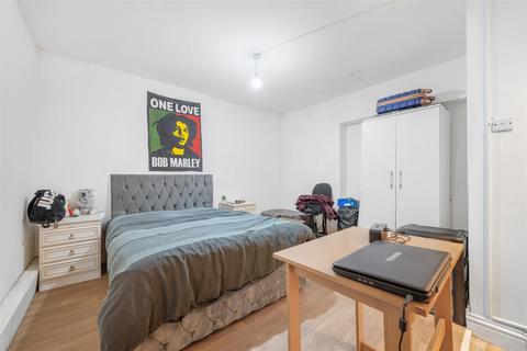 Studio for sale, Maple Road, London, SE20