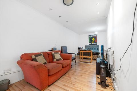 Studio for sale, Maple Road, London, SE20