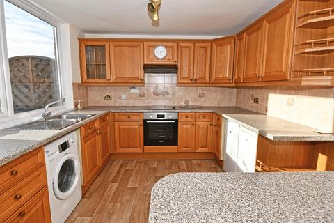 2 bedroom end of terrace house to rent, Lampits, Hoddesdon EN11