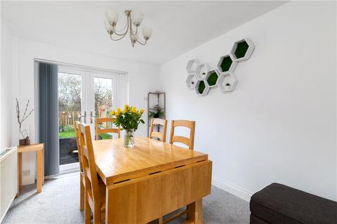 3 bedroom semi-detached house for sale, Greenlea Road, Yeadon, Leeds, West Yorkshire, LS19