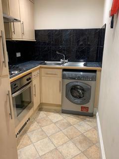3 bedroom flat to rent, Howard Road, Hampshire SO15