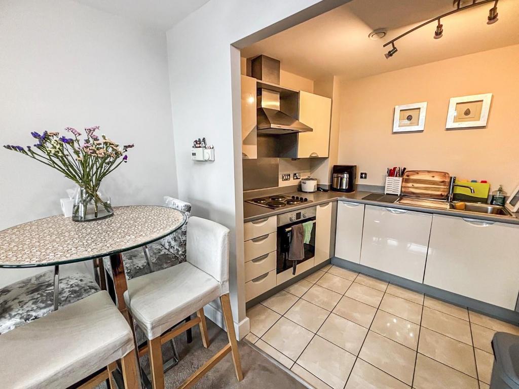 Lounge Kitchen 3.jpg