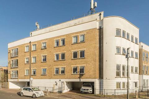 2 bedroom flat for sale, Battersea High Street, London SW11