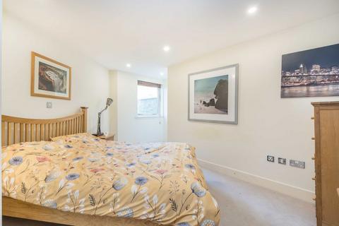 2 bedroom flat for sale, Battersea High Street, London SW11