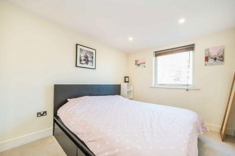 2 bedroom flat for sale, Battersea High Street, London SW11