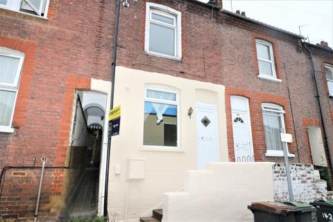 2 bedroom terraced house to rent, Hartley Road Luton LU2 0HY