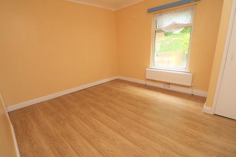 2 bedroom terraced house to rent, Hartley Road Luton LU2 0HY