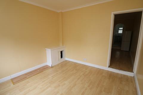 2 bedroom terraced house to rent, Hartley Road Luton LU2 0HY