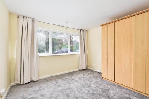 2 bedroom flat to rent, Lindiswara Court, Watford Road