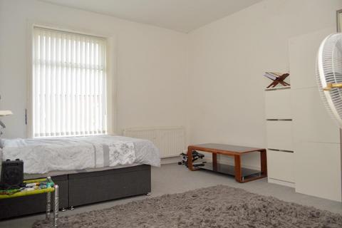 17 Gordon Avenue, Oldham, OL4 1QA