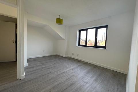 2 bedroom apartment to rent, Moorby Court, Craiglee Drive, Cardiff