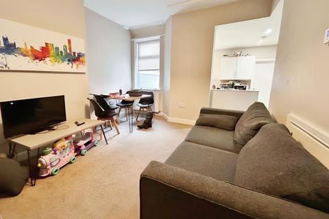 4 bedroom end of terrace house to rent, Martin Street, Salford, Greater Manchester, M5