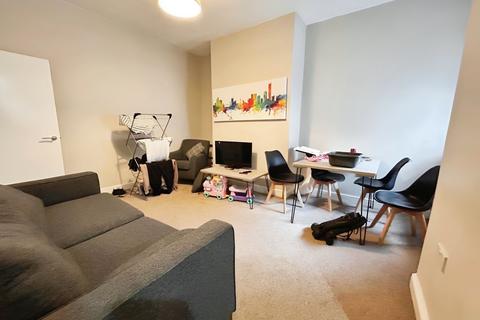 4 bedroom end of terrace house to rent, Martin Street, Salford, Greater Manchester, M5