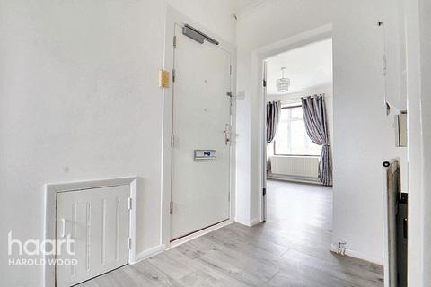 1 bedroom flat for sale, Kingsbridge Circus, Romford