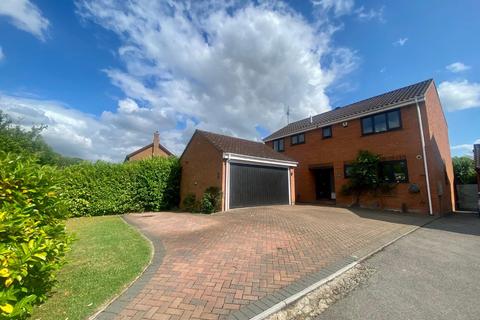 4 bedroom detached house to rent, Banbury Close, West Hunsbury, Northampton NN4